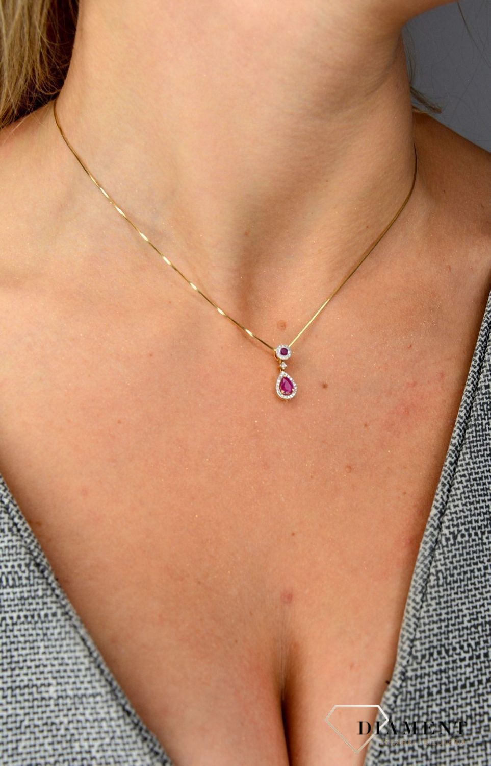 Zawieszka złota z rubinem i brylantami 0660027080 HSI..jpg